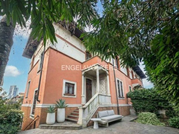 casa indipendente in vendita a Milano in zona Isola