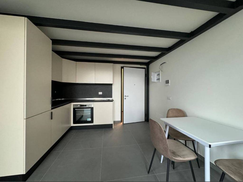 appartamento in vendita a Milano in zona Famagosta