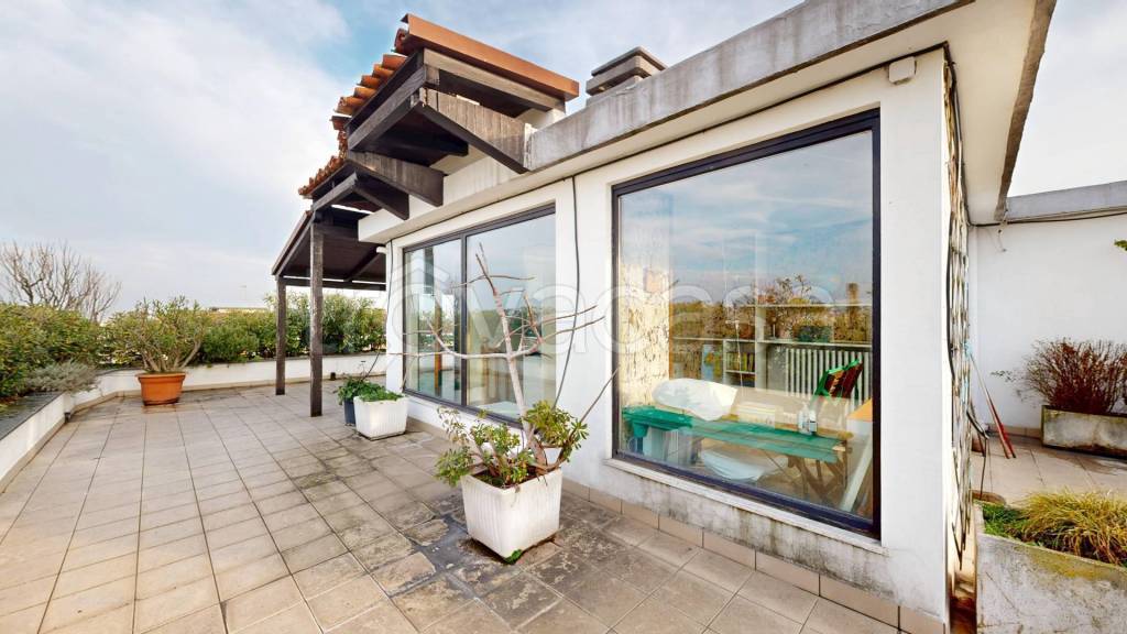 appartamento in vendita a Milano in zona Città Studi