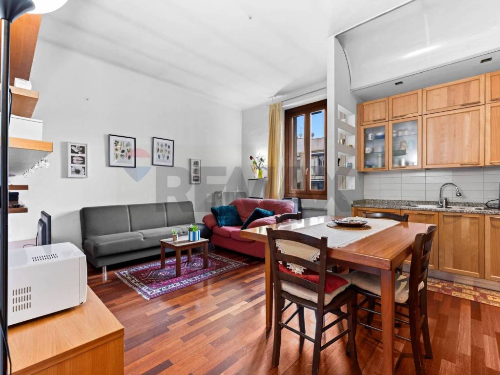 appartamento in vendita a Milano in zona Montalbino