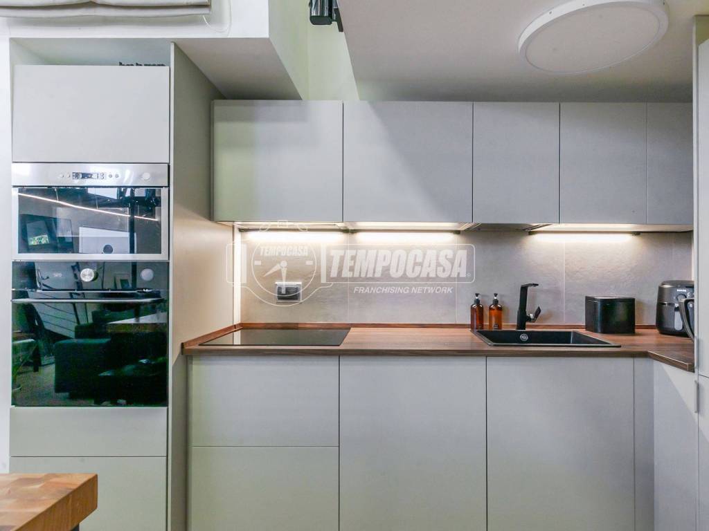 appartamento in vendita a Milano in zona Dergano