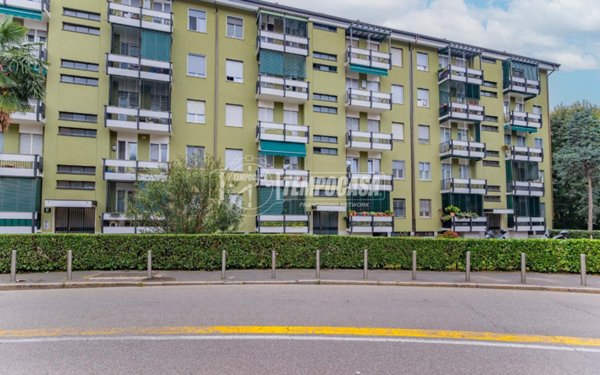 appartamento in vendita a Milano in zona Quarto Oggiaro