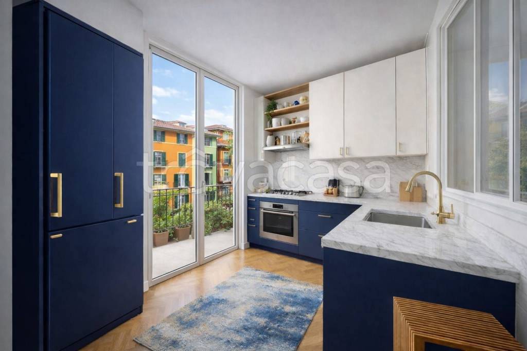 appartamento in vendita a Milano in zona Sempione