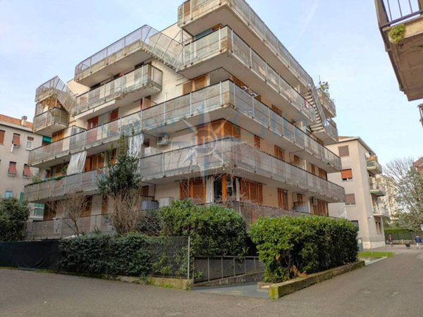 appartamento in vendita a Milano in zona Quinto Romano
