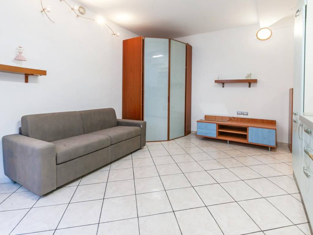 appartamento in vendita a Milano in zona Barona