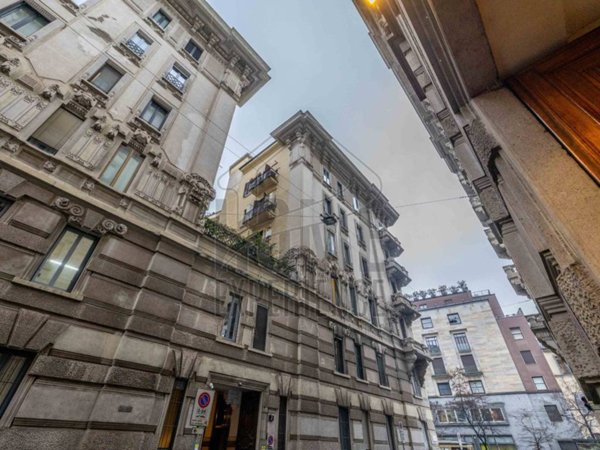 appartamento in vendita a Milano in zona Guastalla