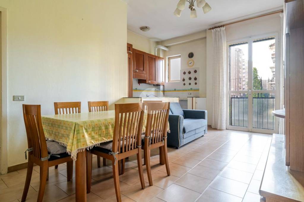 appartamento in vendita a Milano in zona Forze Armate