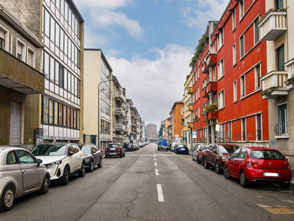 appartamento in vendita a Milano in zona Famagosta