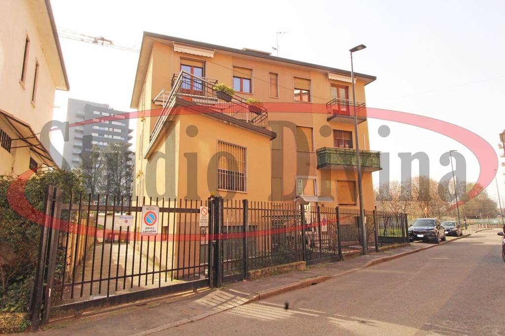 negozio in vendita a Milano in zona Affori