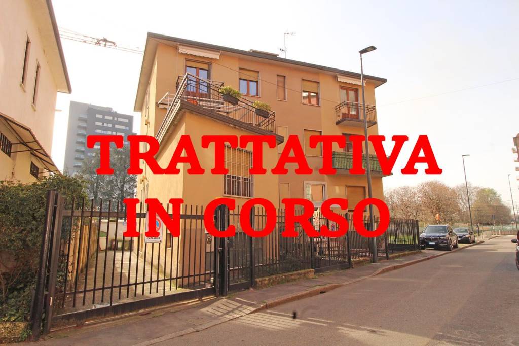 negozio in vendita a Milano in zona Affori