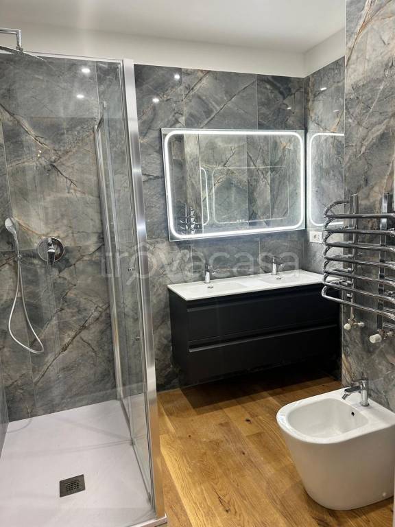 appartamento in vendita a Milano in zona Cinque Giornate