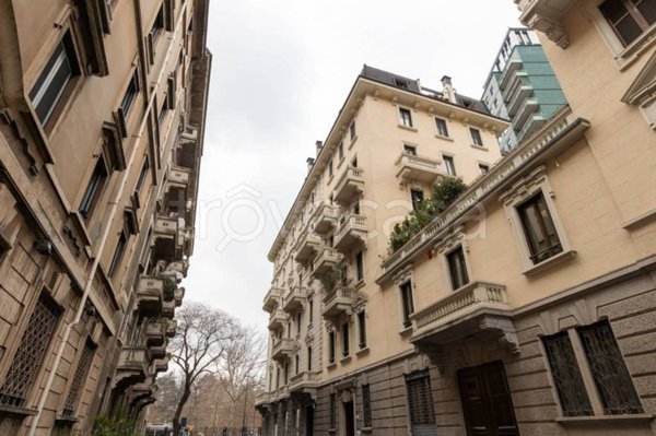 appartamento in vendita a Milano in zona Sempione