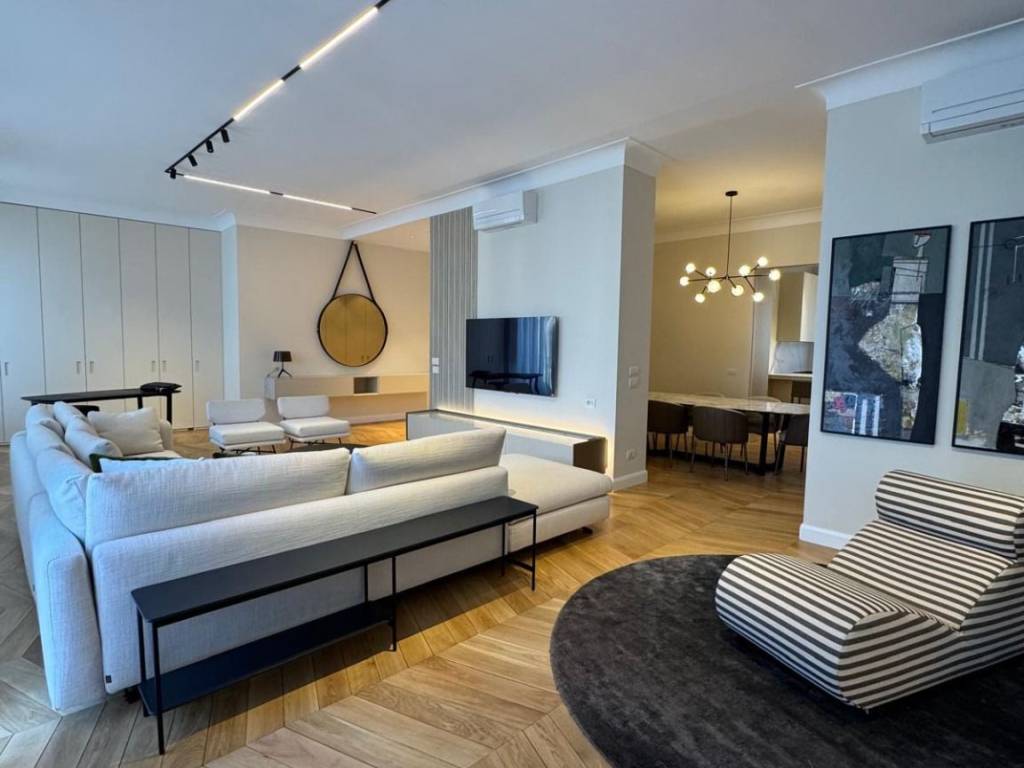 appartamento in vendita a Milano in zona Porta Nuova