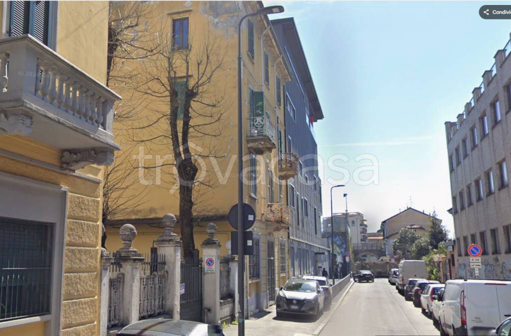 appartamento in vendita a Milano in zona Greco