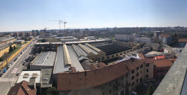 locale commerciale in vendita a Milano in zona Lambrate