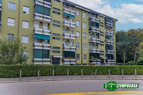 appartamento in vendita a Milano in zona Quarto Oggiaro
