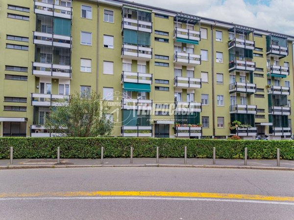 appartamento in vendita a Milano in zona Quarto Oggiaro