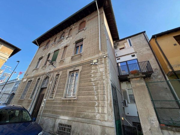 appartamento in vendita a Milano in zona Vigentino