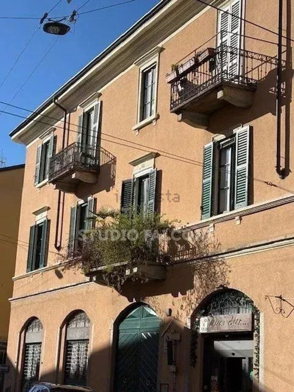 appartamento in vendita a Milano in zona Bocconi