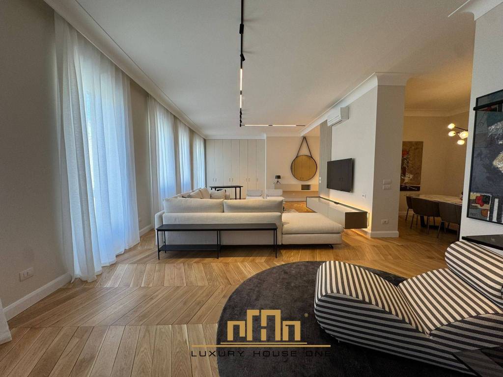 appartamento in vendita a Milano in zona Porta Nuova