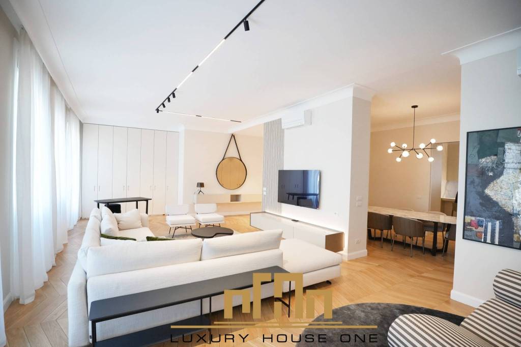 appartamento in vendita a Milano in zona Porta Nuova