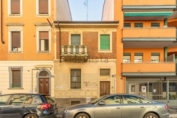 casa indipendente in vendita a Milano in zona Bocconi