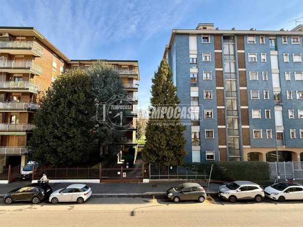 appartamento in vendita a Milano in zona Lambrate