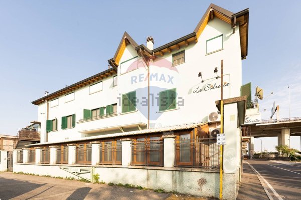 casa semindipendente in vendita a Milano in zona Forlanini