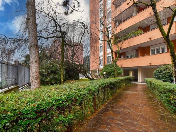 appartamento in vendita a Milano in zona Vigentino
