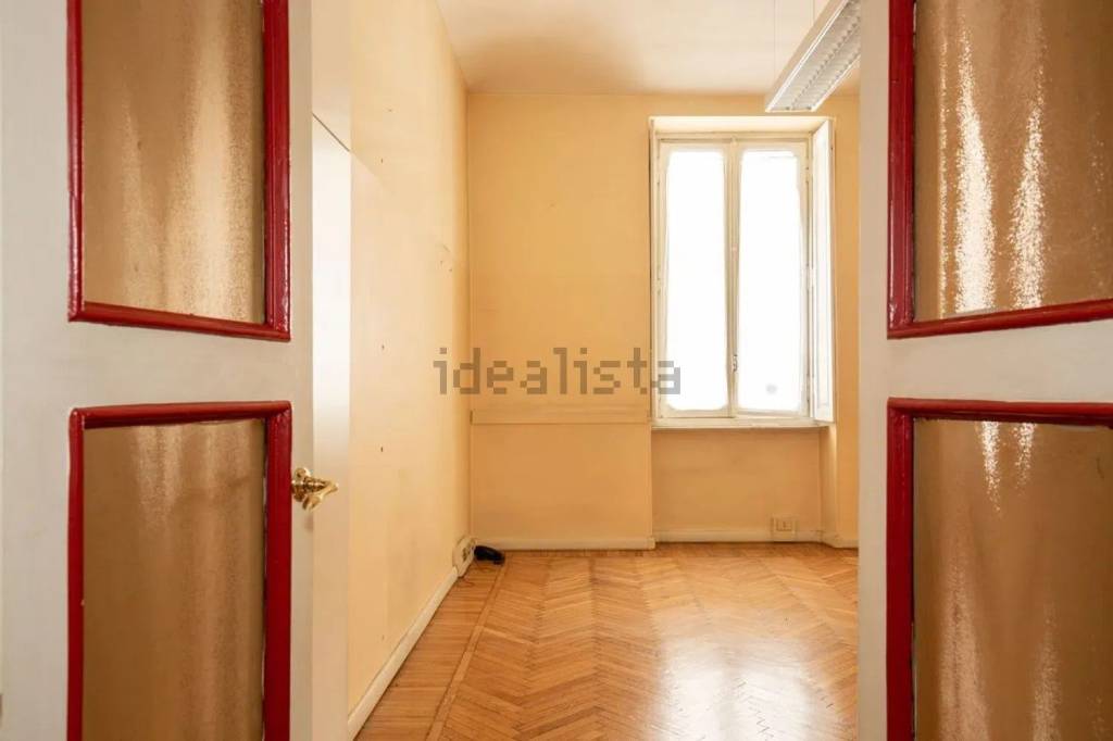 appartamento in vendita a Milano in zona Bocconi