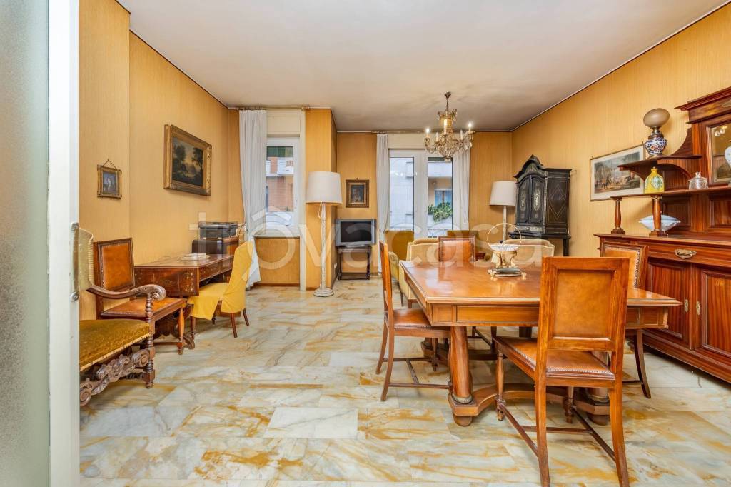 appartamento in vendita a Milano in zona Città Studi