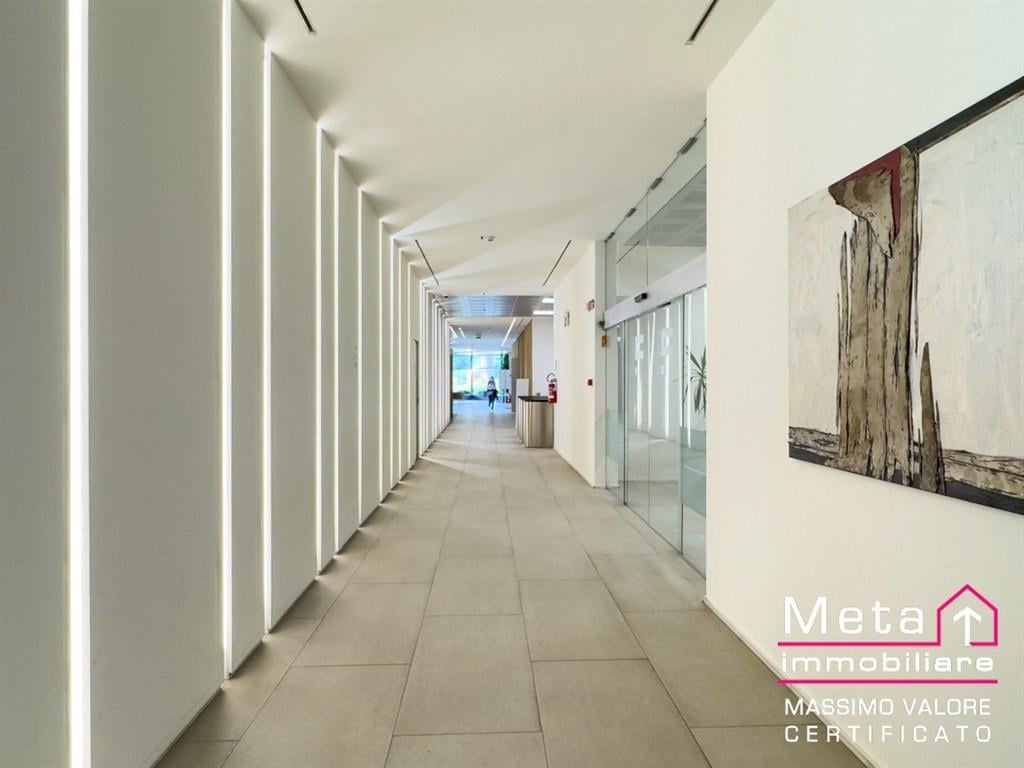 ufficio in vendita a Milano in zona Forlanini