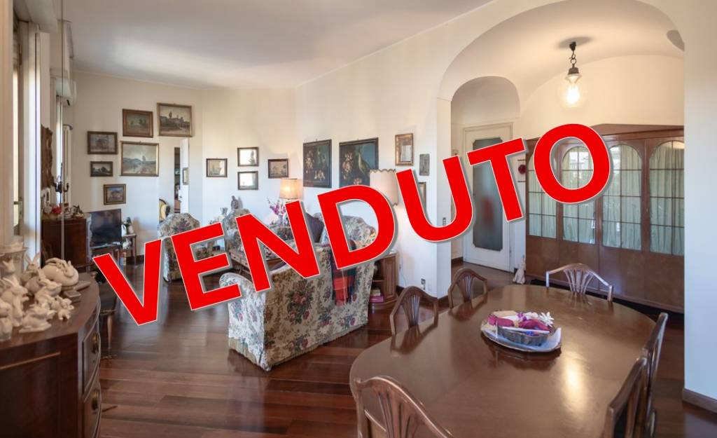 appartamento in vendita a Milano in zona Sant'Ambrogio
