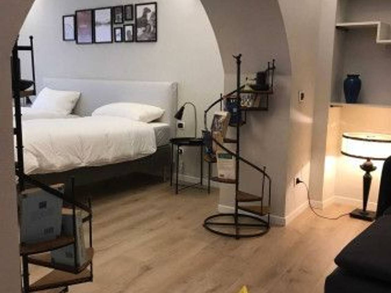 appartamento in vendita a Milano in zona Porta Garibaldi