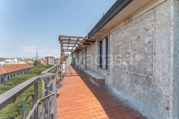 appartamento in vendita a Milano in zona Casoretto