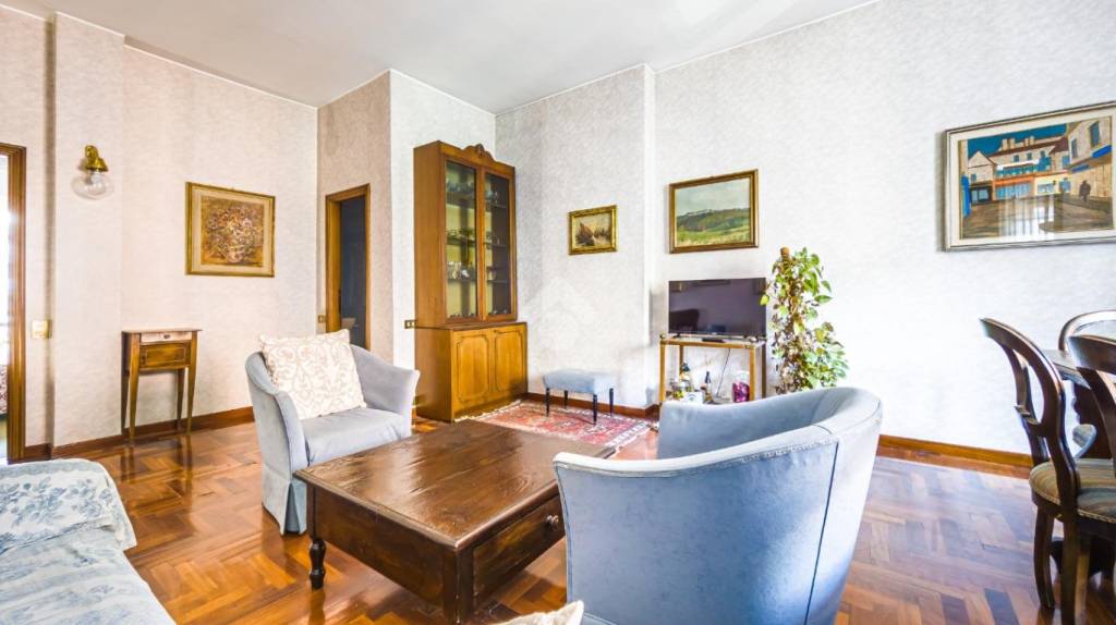 appartamento in vendita a Milano in zona Piazzale Lodi