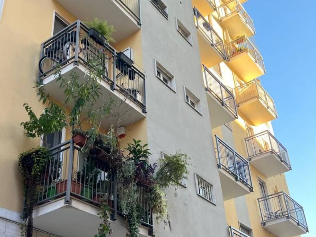 appartamento in vendita a Milano in zona Porta Genova