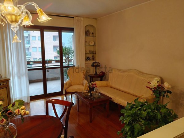 appartamento in vendita a Milano in zona Lorenteggio