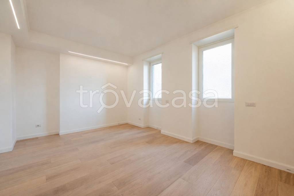appartamento in vendita a Milano in zona Famagosta