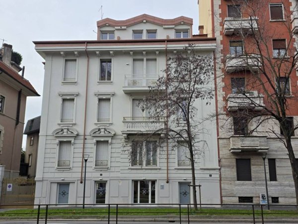 appartamento in vendita a Milano in zona Sempione