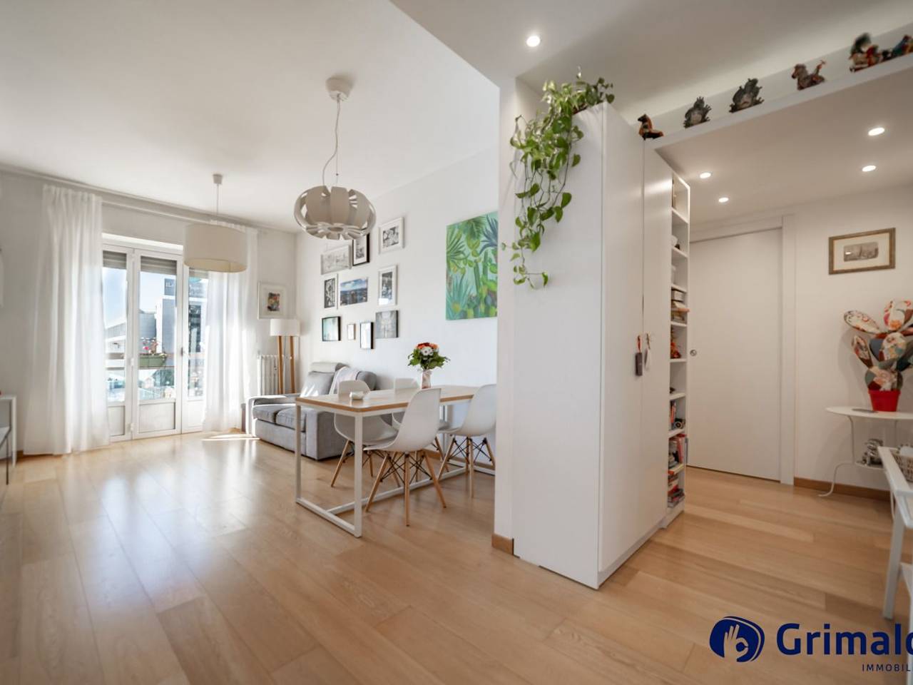 appartamento in vendita a Milano in zona Rembrandt