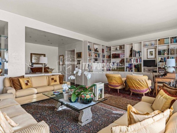 appartamento in vendita a Milano in zona Morivione