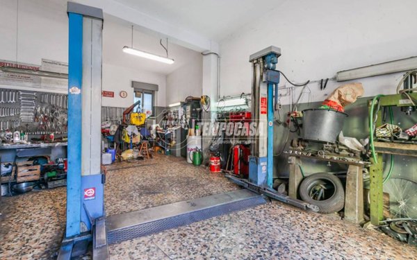negozio in vendita a Milano in zona Dergano