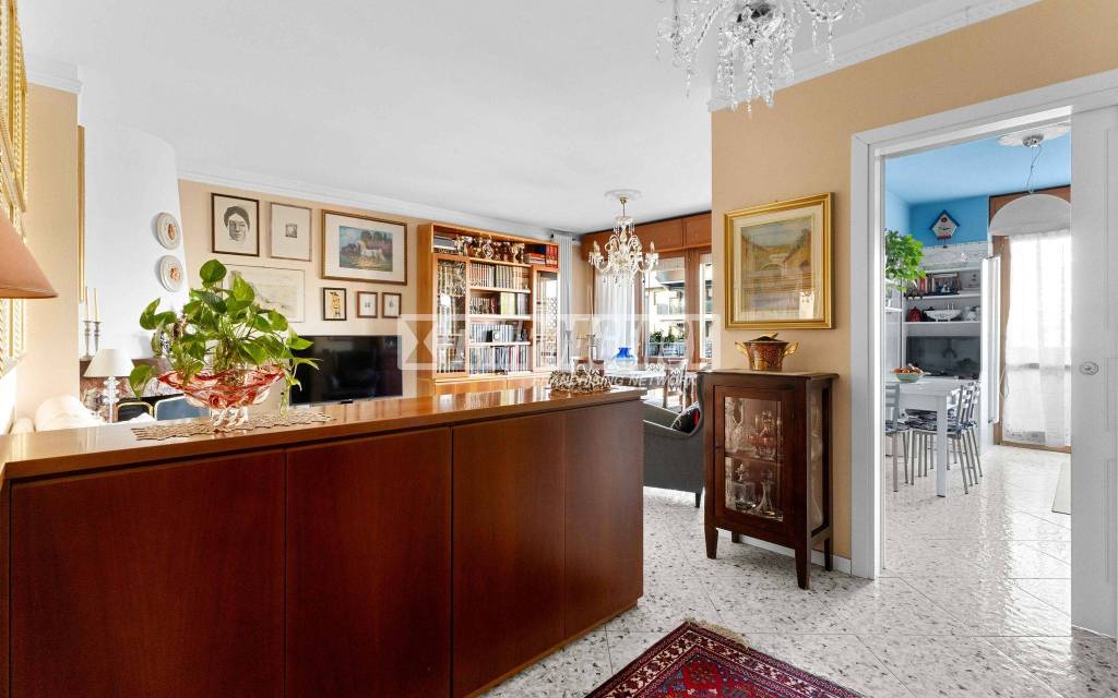 appartamento in vendita a Milano in zona Famagosta