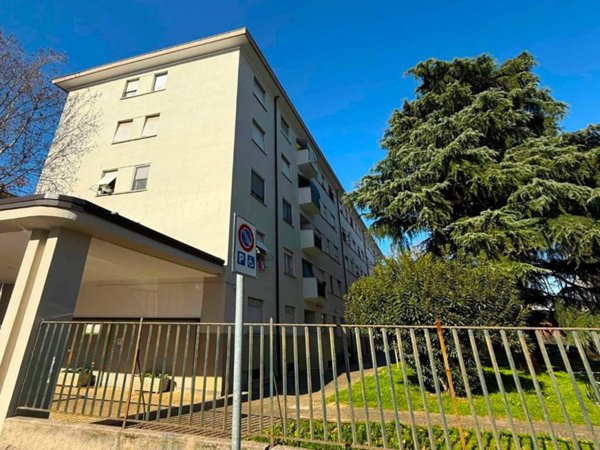 appartamento in vendita a Milano in zona Niguarda