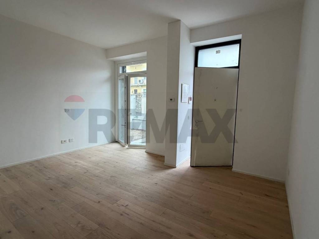 appartamento in vendita a Milano in zona Lorenteggio