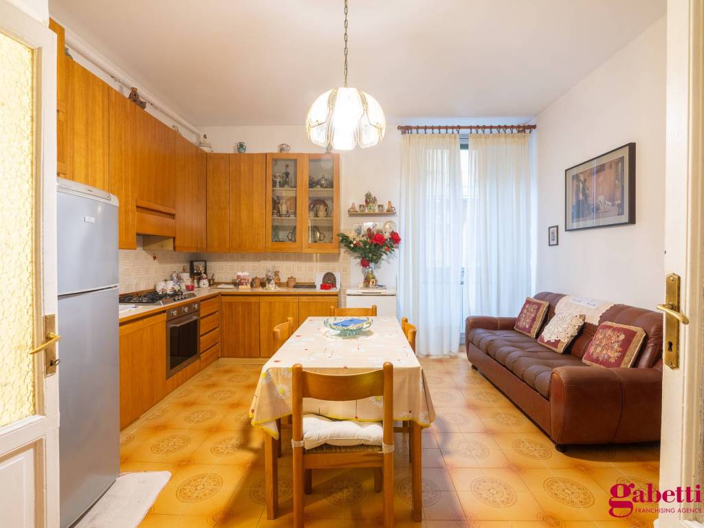 appartamento in vendita a Milano in zona Bocconi