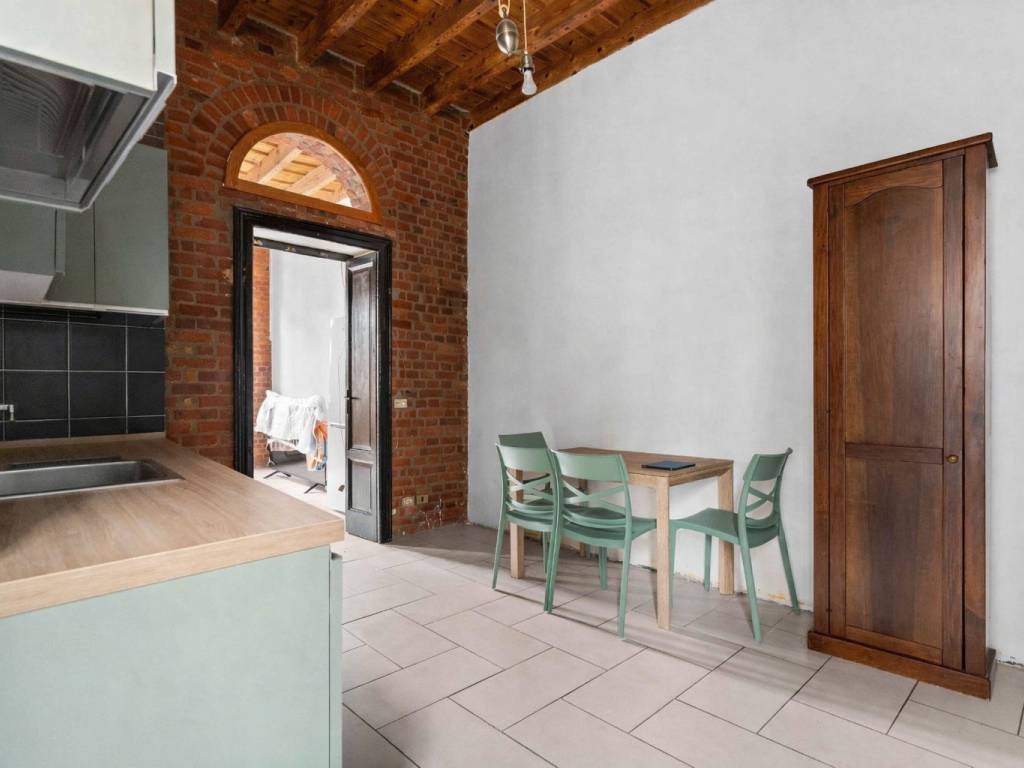 appartamento in vendita a Milano in zona Vigentino