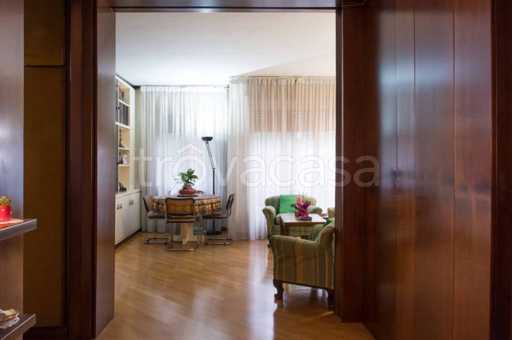 appartamento in vendita a Milano in zona Forlanini