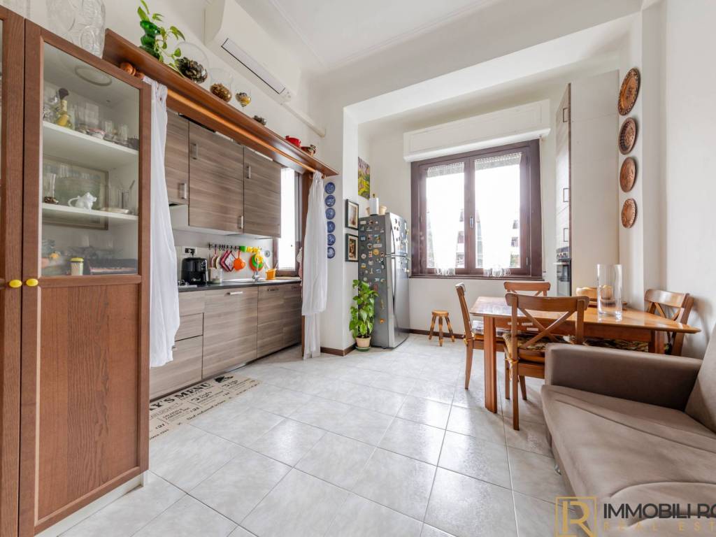 appartamento in vendita a Milano in zona Barona